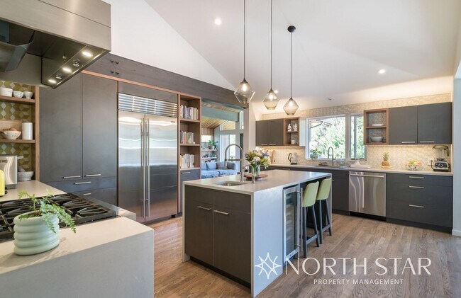 Building Photo - Perfectly located Lake Oswego Mid-century Modern Home with Lake Rights