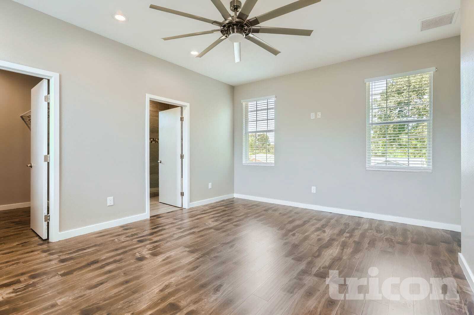 Building Photo - 8118 N Coolidge Ave