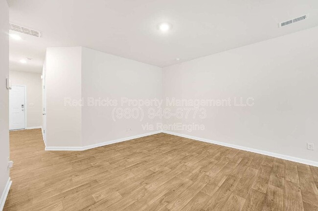 Building Photo - 9128 Lowfalls Ln