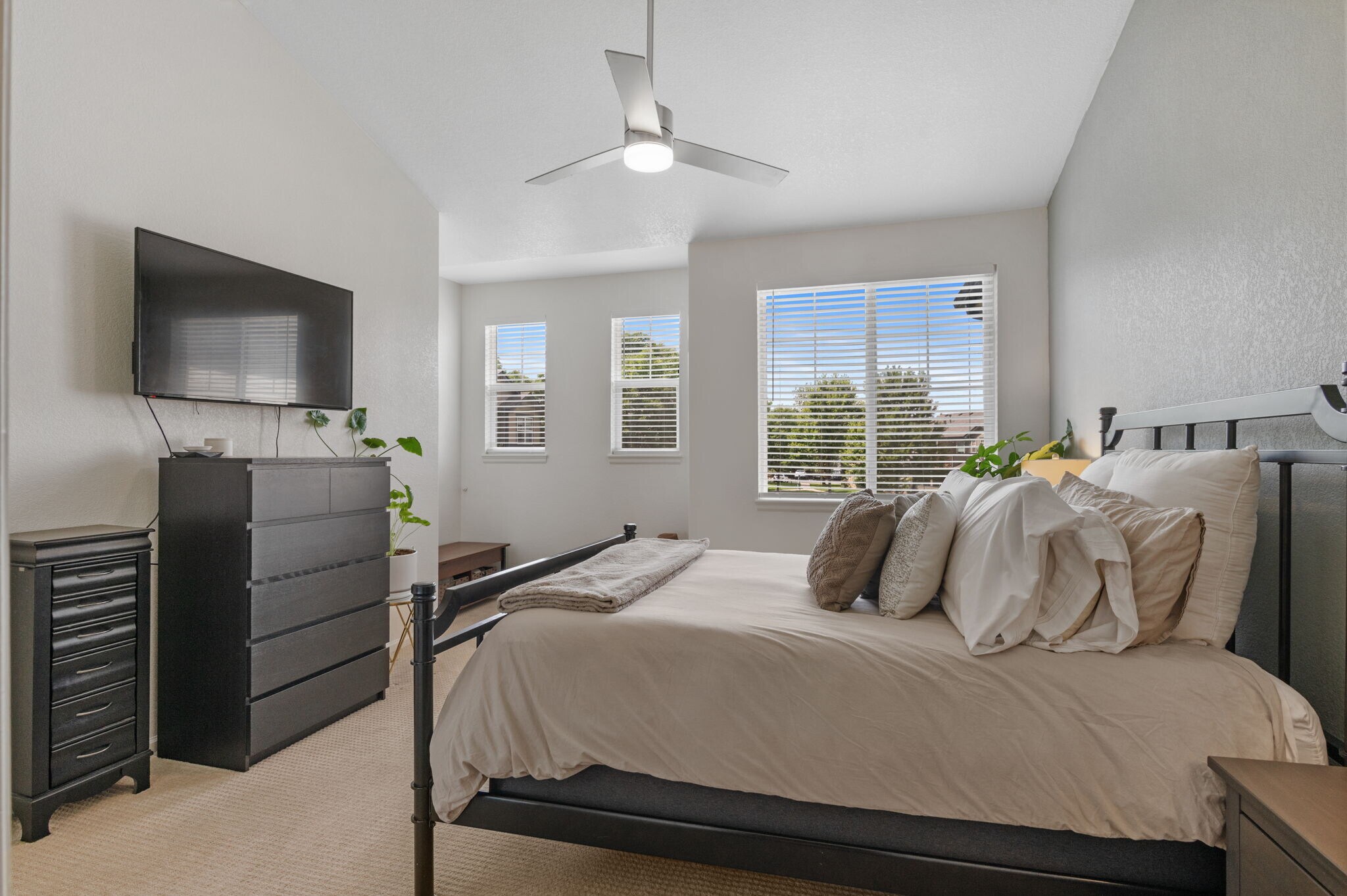 Building Photo - 2192 S Fulton Cir