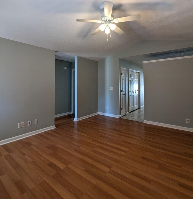 Building Photo - 8031 Resin Rd