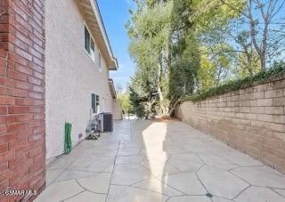 Building Photo - 1885 Fallview Rd