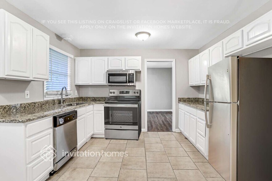 Building Photo - 2339 Chevy Chase Ln