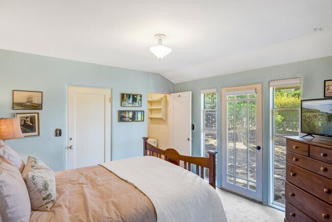 Building Photo - 969 Egan Ave