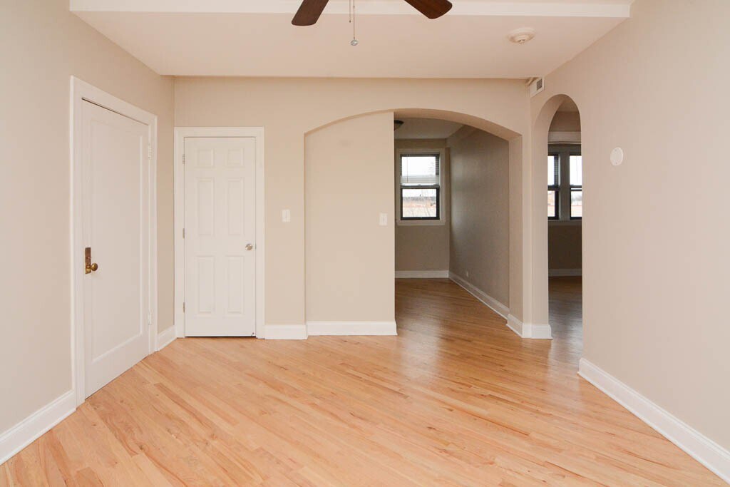 Building Photo - 896 Green Bay Rd