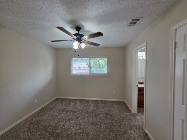 Building Photo - 4219 Meadowchase Ln