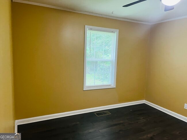 Building Photo - 3402 Old Fairburn Rd