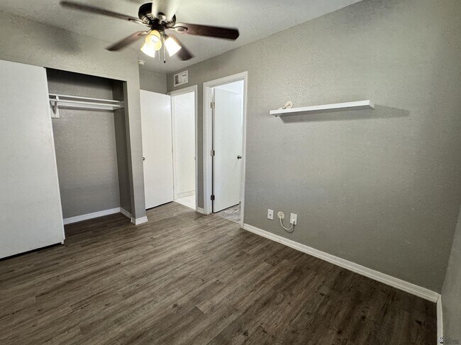 Building Photo - 726 Calle Nueva Vida