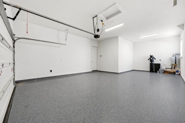 Building Photo - 541 Sprigtail Dr