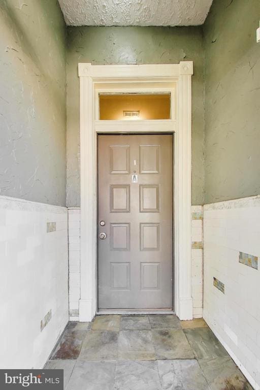 Building Photo - 1006 Otis Pl NW