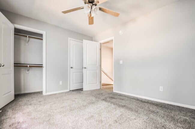 Building Photo - 1446 W Netherland Way