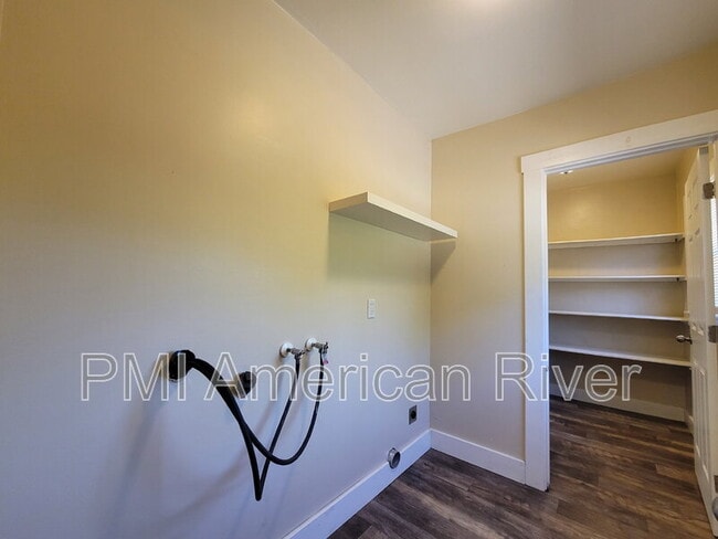 Building Photo - 4413 Parker Ave