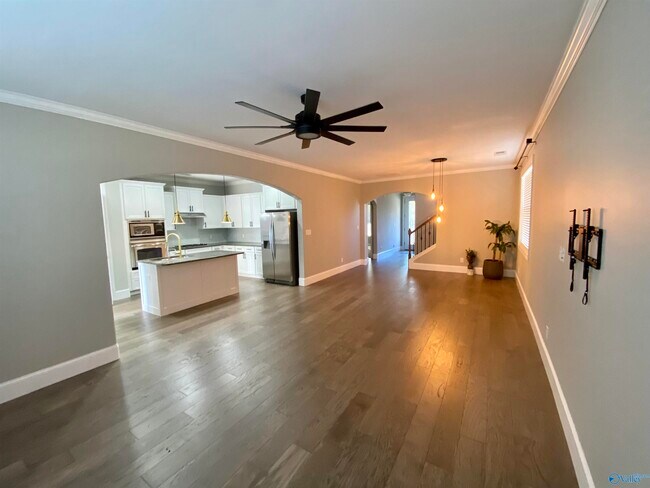 Building Photo - 1111 Pegasus Dr NW