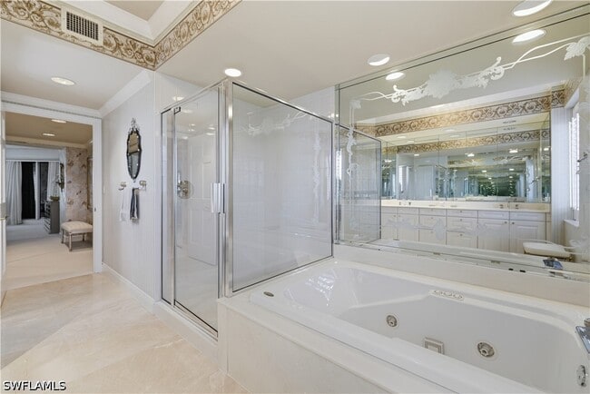 Building Photo - 8990 Bay Colony Dr