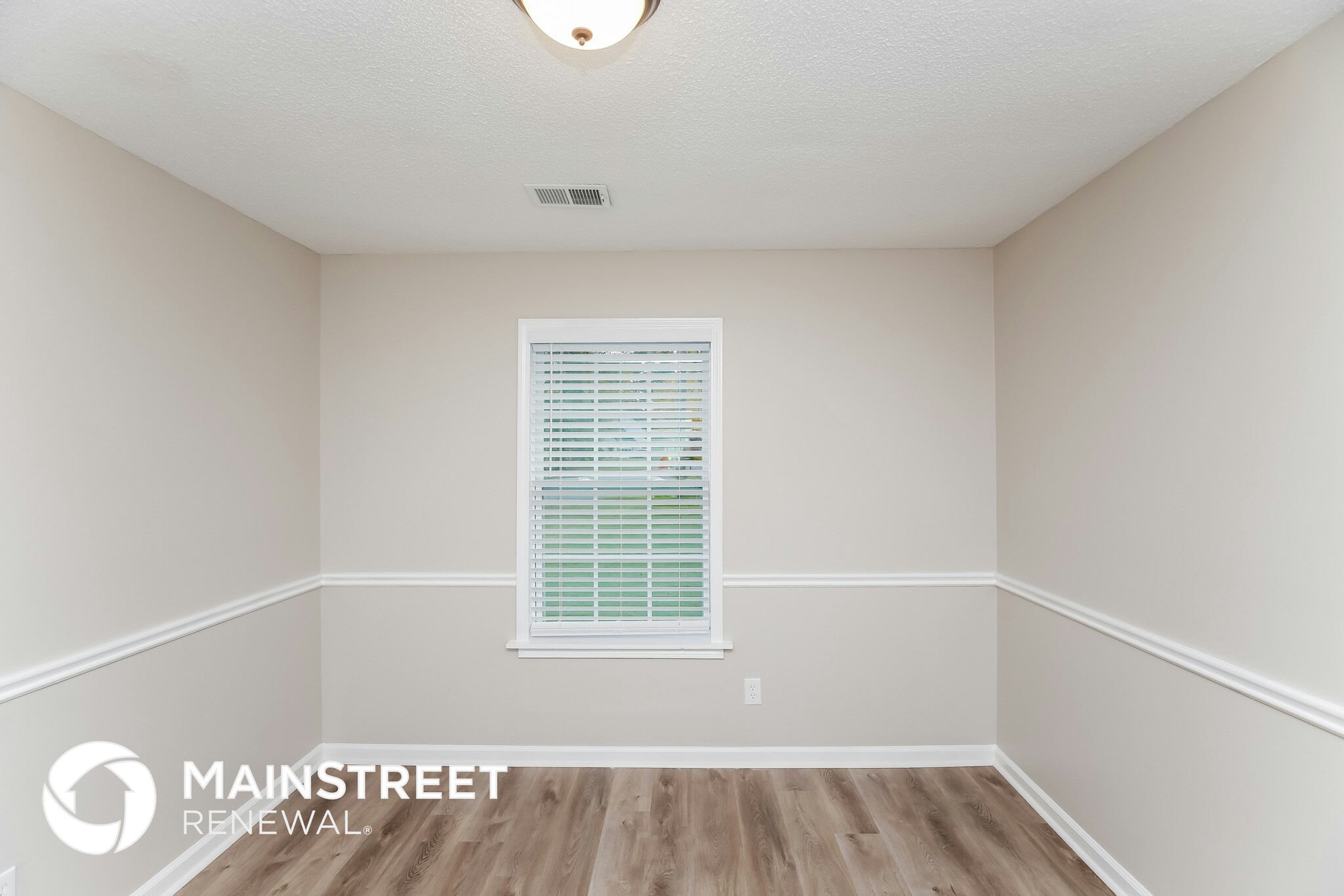 Building Photo - 2528 Country Lake Cir