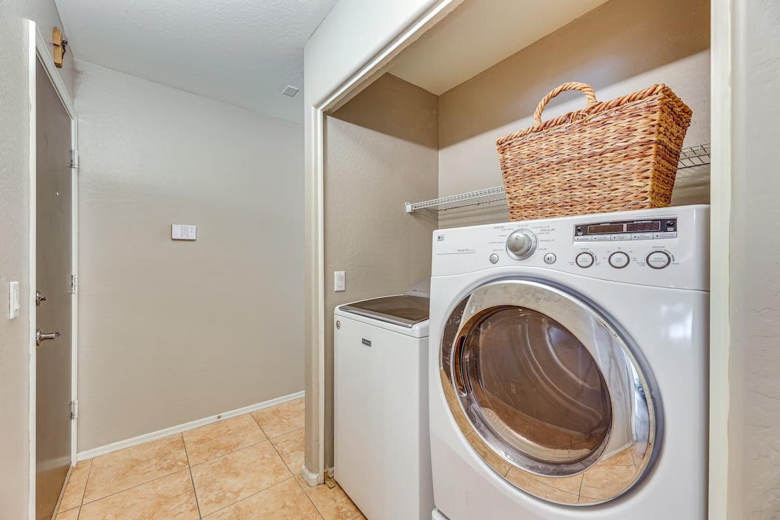 Building Photo - 1884 W CALIBERA Ct