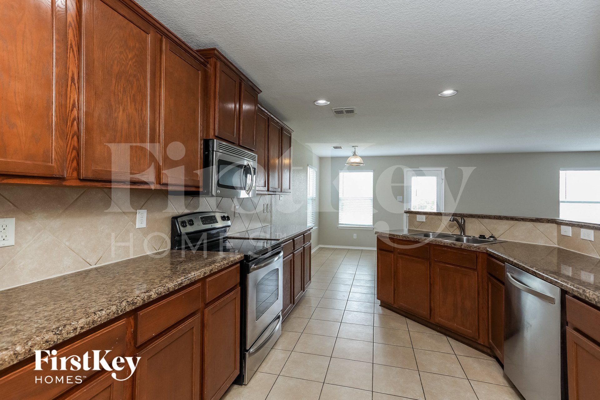 Building Photo - 466 Dolly Dr