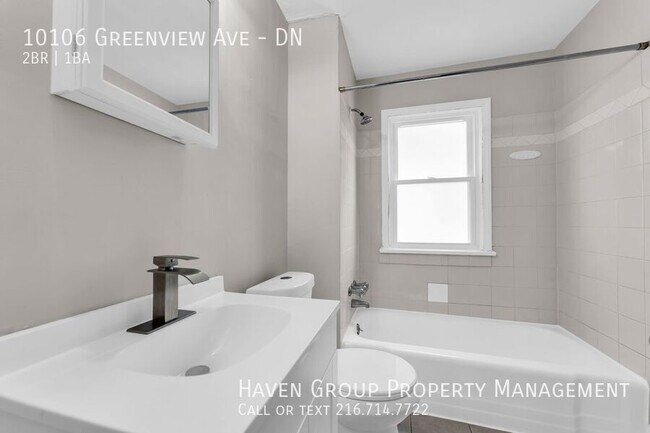 Building Photo - 10106 Greenview Ave