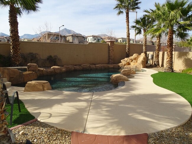 Building Photo - West Summerlin 5 Bedroom, Bed & Full Bath 1st Floor, Beauty