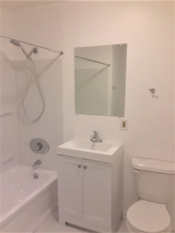 Building Photo - 143 Groveland St