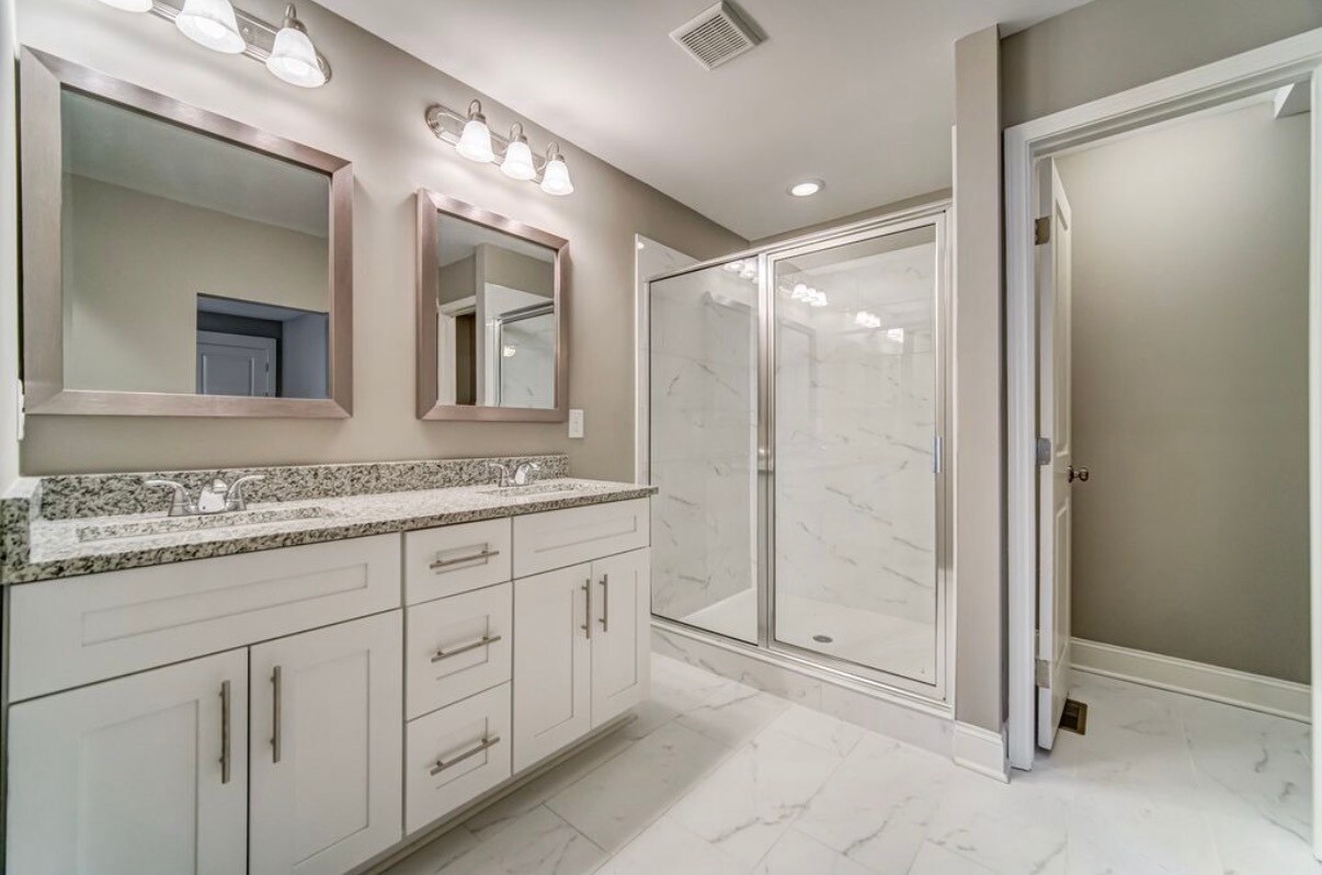 Building Photo - 1384 Westmont Rd SW