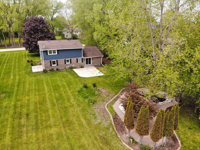 Building Photo - 10234 N La Cresta Dr