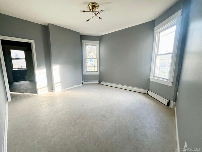 Primary Photo - 12 Riverview Pl