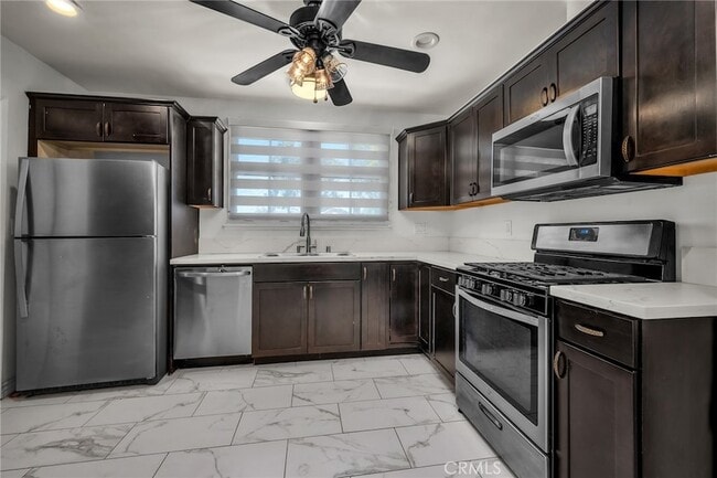 Building Photo - 6139 Tampa Ave