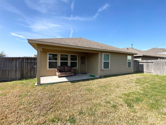 Building Photo - 15202 Pecan Lndg Dr