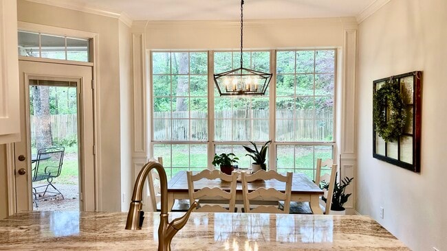Building Photo - 3308 Oak Knoll Dr