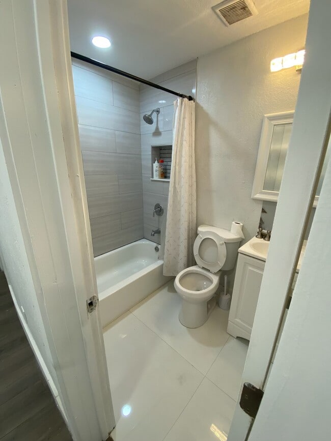 Building Photo - 2987 NW 44th St