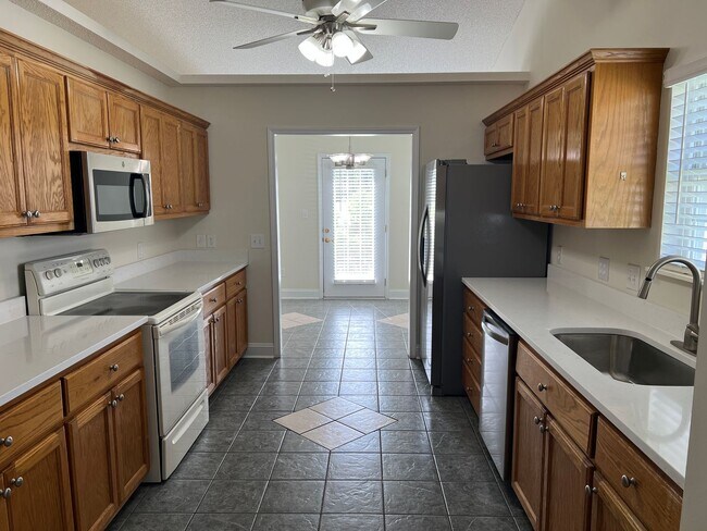 Building Photo - 154 Regency Dr