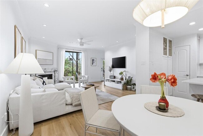 Building Photo - 1501 Barton Springs Rd