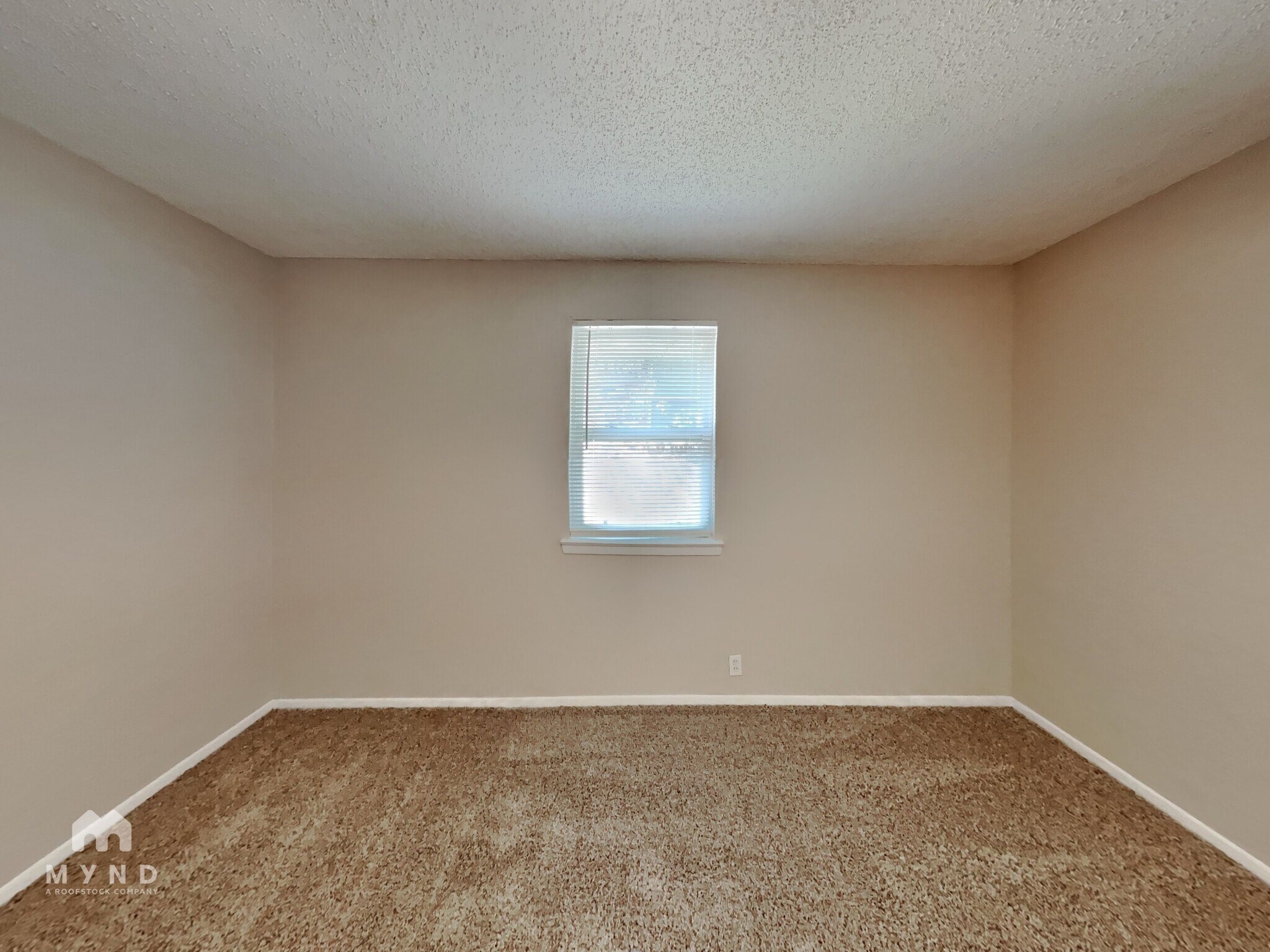 Building Photo - 129 NE Michael Dr