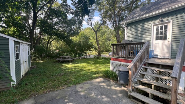 Building Photo - Lovely 3 Bedroom New Englander in Wonderfu...