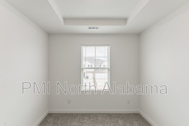 Building Photo - 7574 Discovery Pt Dr NW