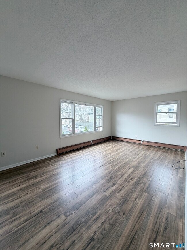 Building Photo - 92 Arch St