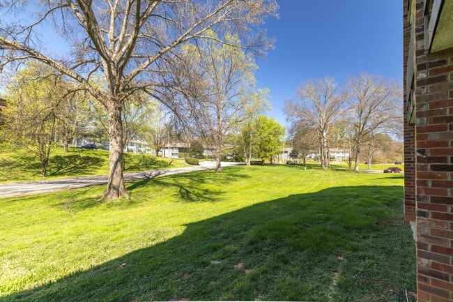 Building Photo - 431 Canberra Dr