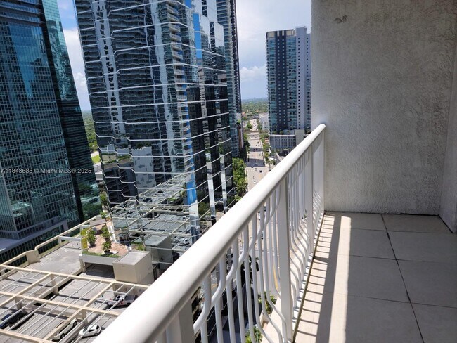 Building Photo - 1200 Brickell Bay Dr