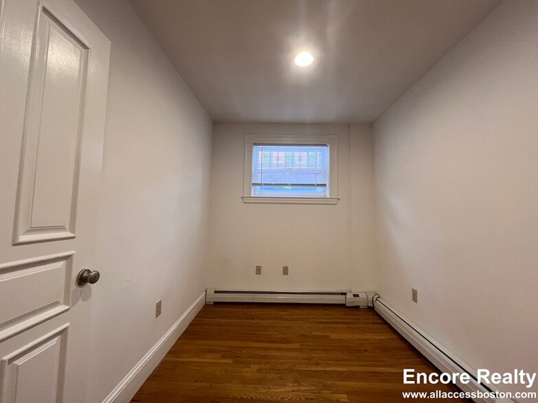 Building Photo - 195 Commonwealth Ave