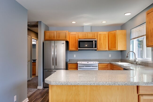 Building Photo - Poulsbo Home