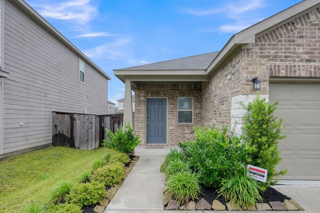 Building Photo - 16435 Big Hickory Dr