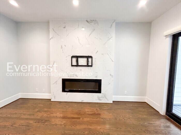 Building Photo - 1099 Briar Cove Cir