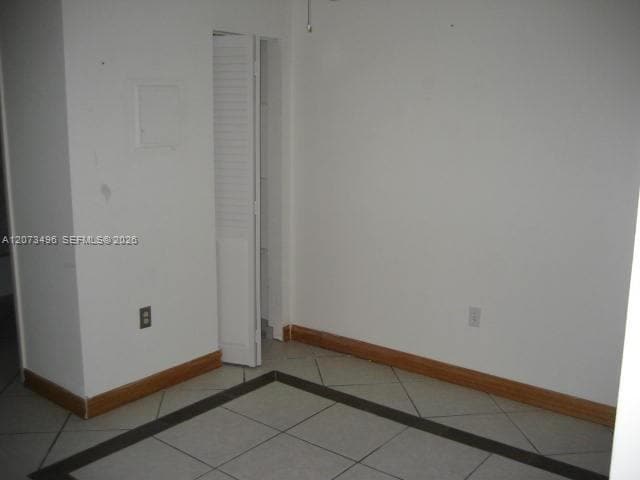Building Photo - 10810 N Kendall Dr