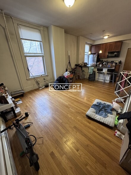 Building Photo - 38 Newton St