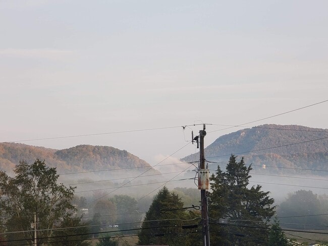 Building Photo - 237 Kingsley Dr