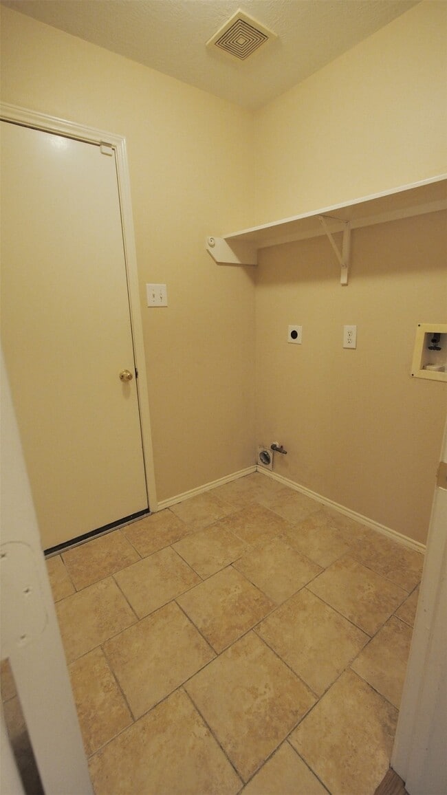 Building Photo - 21211 Bridge Springs Ln