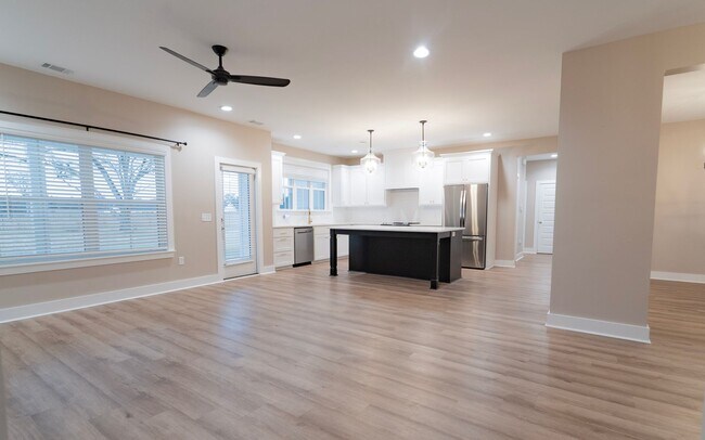 Building Photo - Move-In Special! Free January Rent — Stunning Like-New 4-Bedroom Home Just Minutes from Fort Stewart