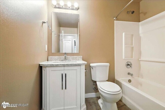 Building Photo - 1115 Spring Dr