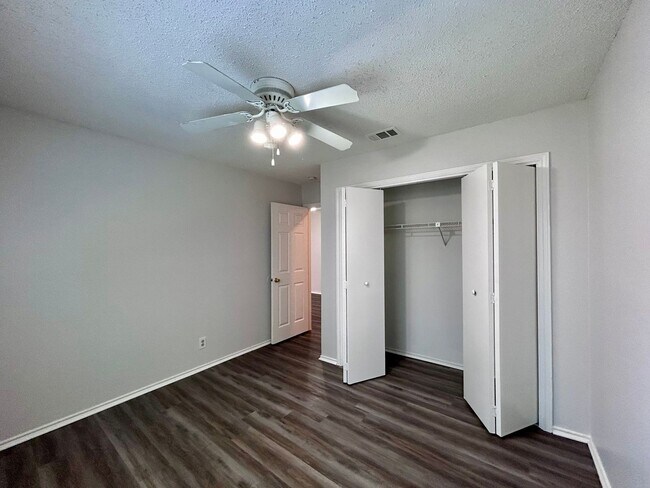 Building Photo - 9212 Kempler Dr